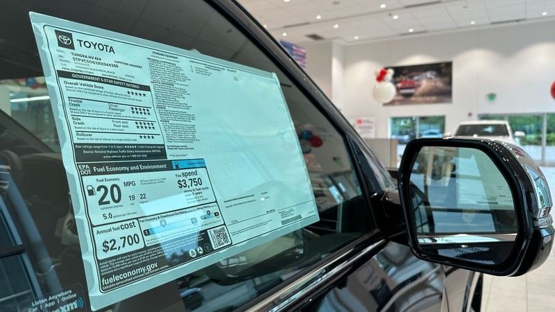 Los fabricantes de coches han descubierto cómo cobrarte para siempre por funciones que ya tienes 🚗💰