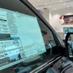 Los fabricantes de coches han descubierto cómo cobrarte para siempre por funciones que ya tienes 🚗💰