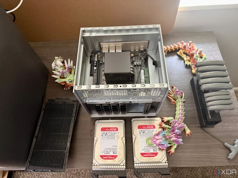 ZimaCube 2: el NAS que crece contigo gracias a sus ranuras PCIe